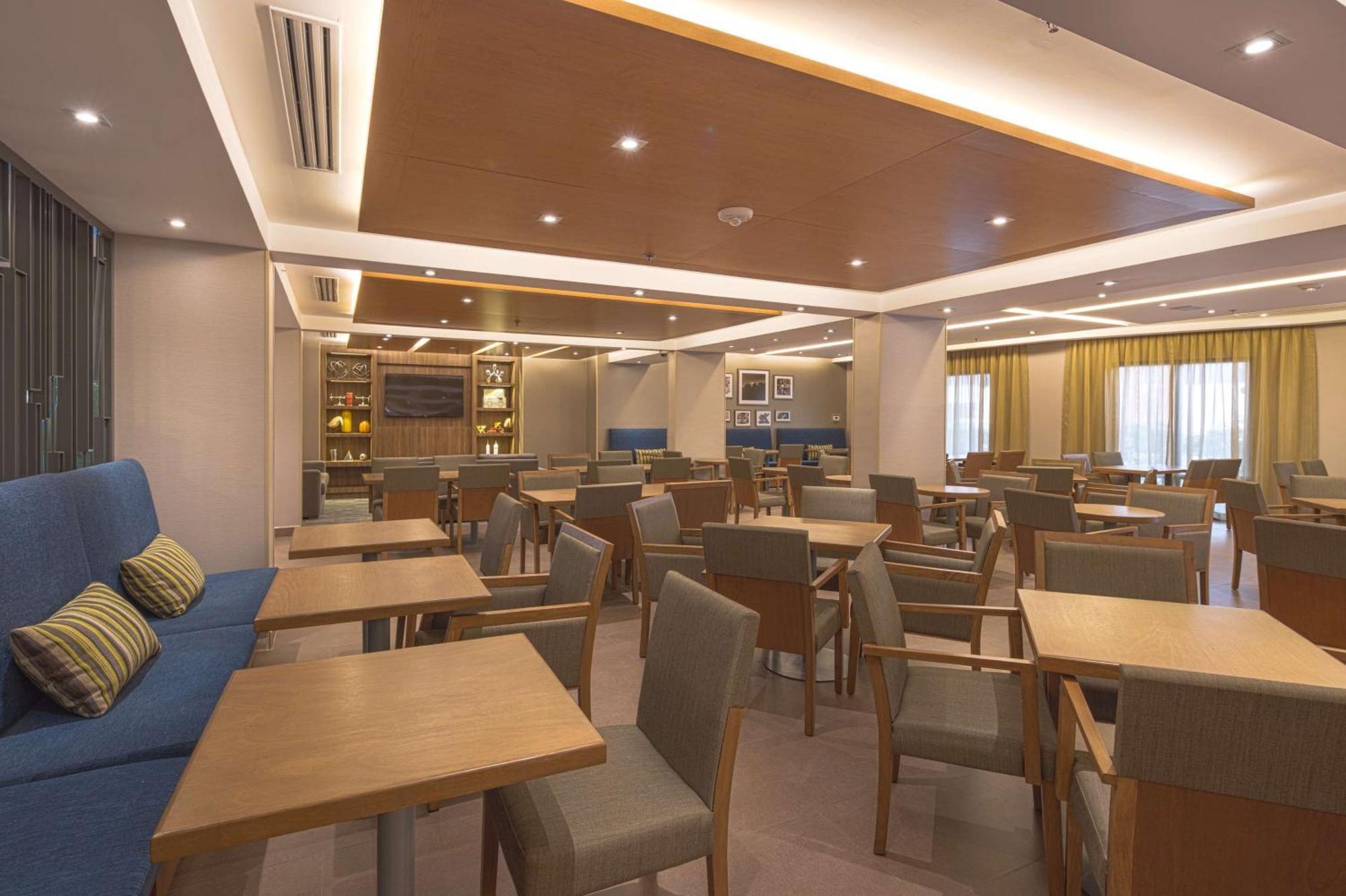 Hampton By Hilton Monterrey Galerias Obispado Εξωτερικό φωτογραφία