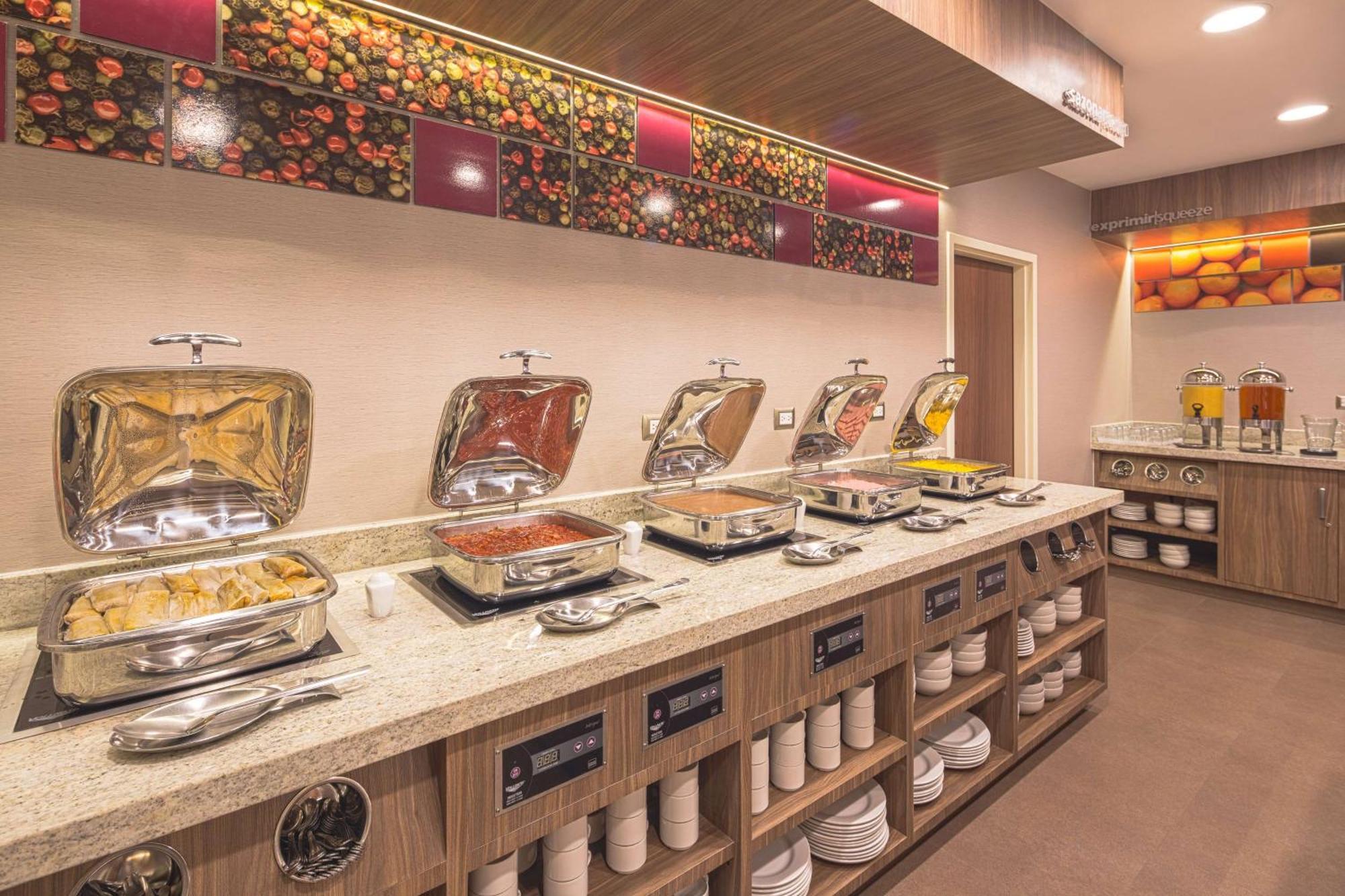 Hampton By Hilton Monterrey Galerias Obispado Εξωτερικό φωτογραφία