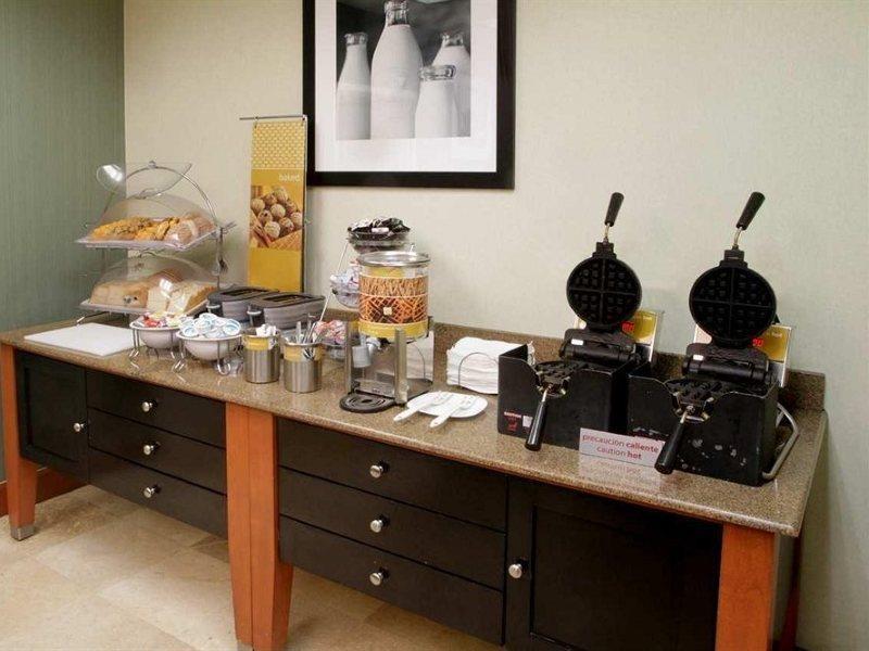 Hampton By Hilton Monterrey Galerias Obispado Εξωτερικό φωτογραφία