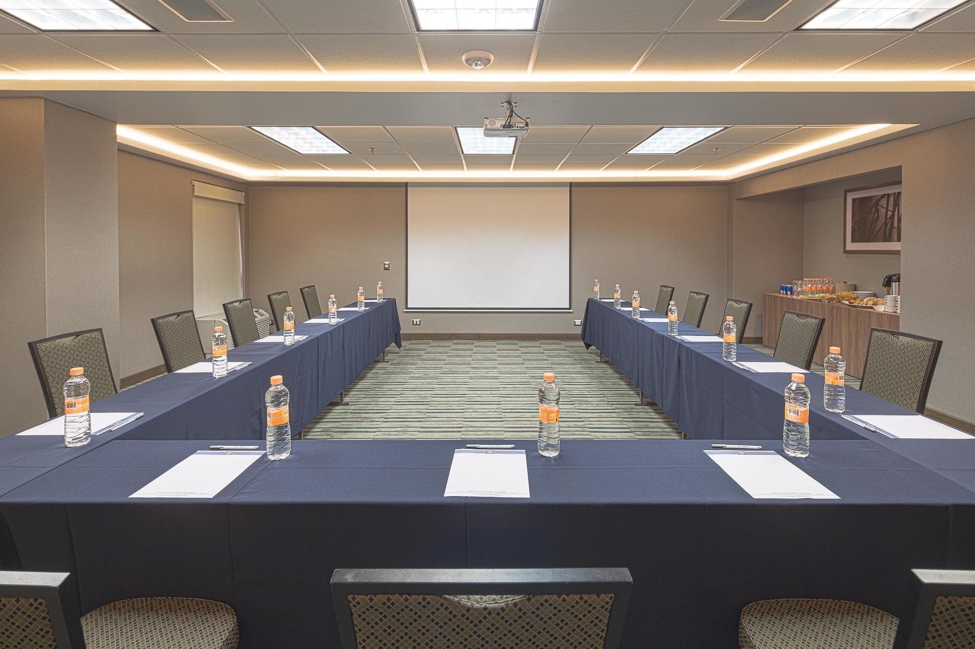 Hampton By Hilton Monterrey Galerias Obispado Εξωτερικό φωτογραφία